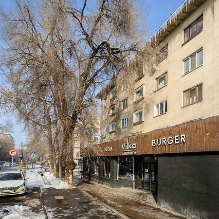 Mid-Century Charm Apartments В Центре Алматы Eksteriør bilde