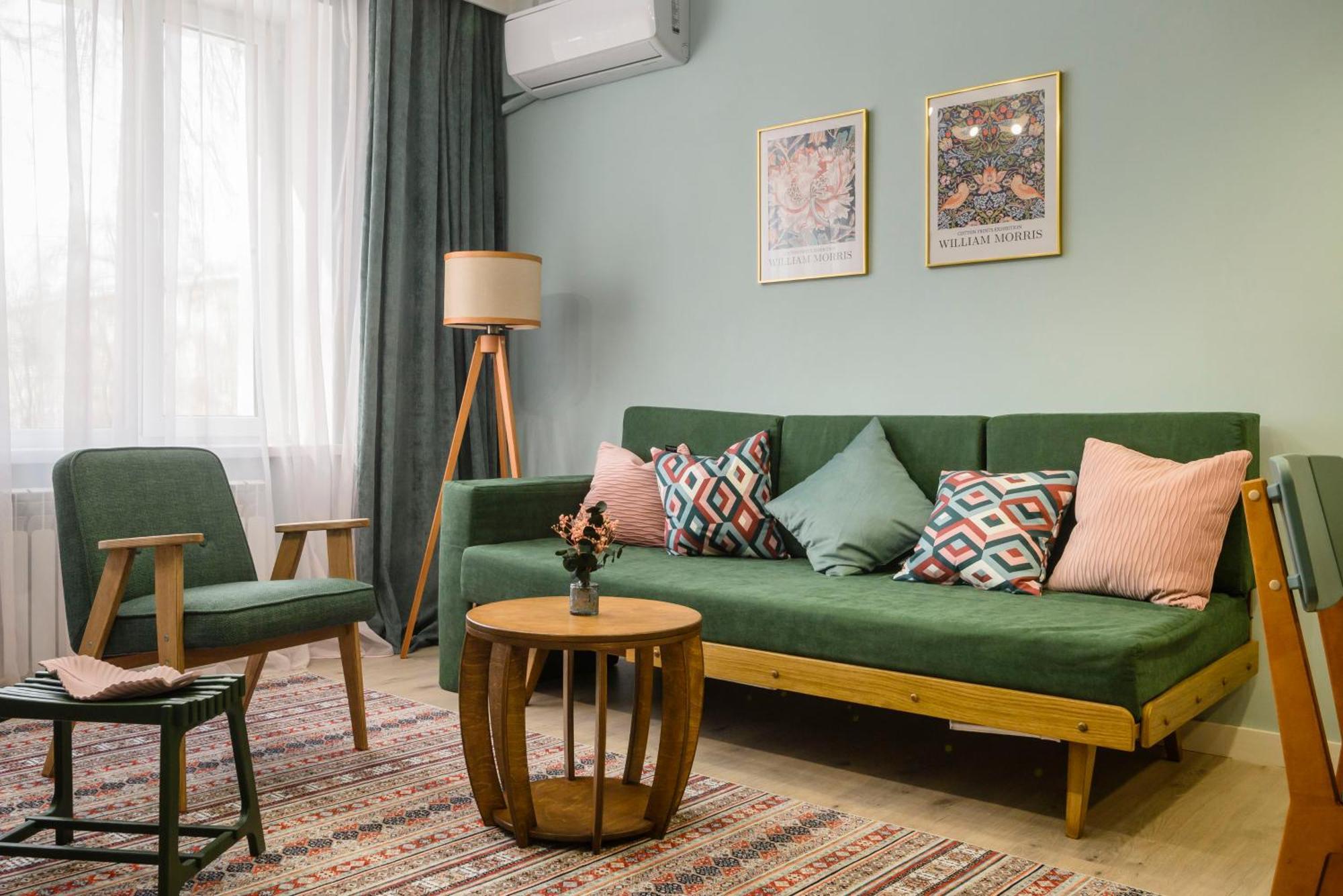 Mid-Century Charm Apartments В Центре Алматы Eksteriør bilde