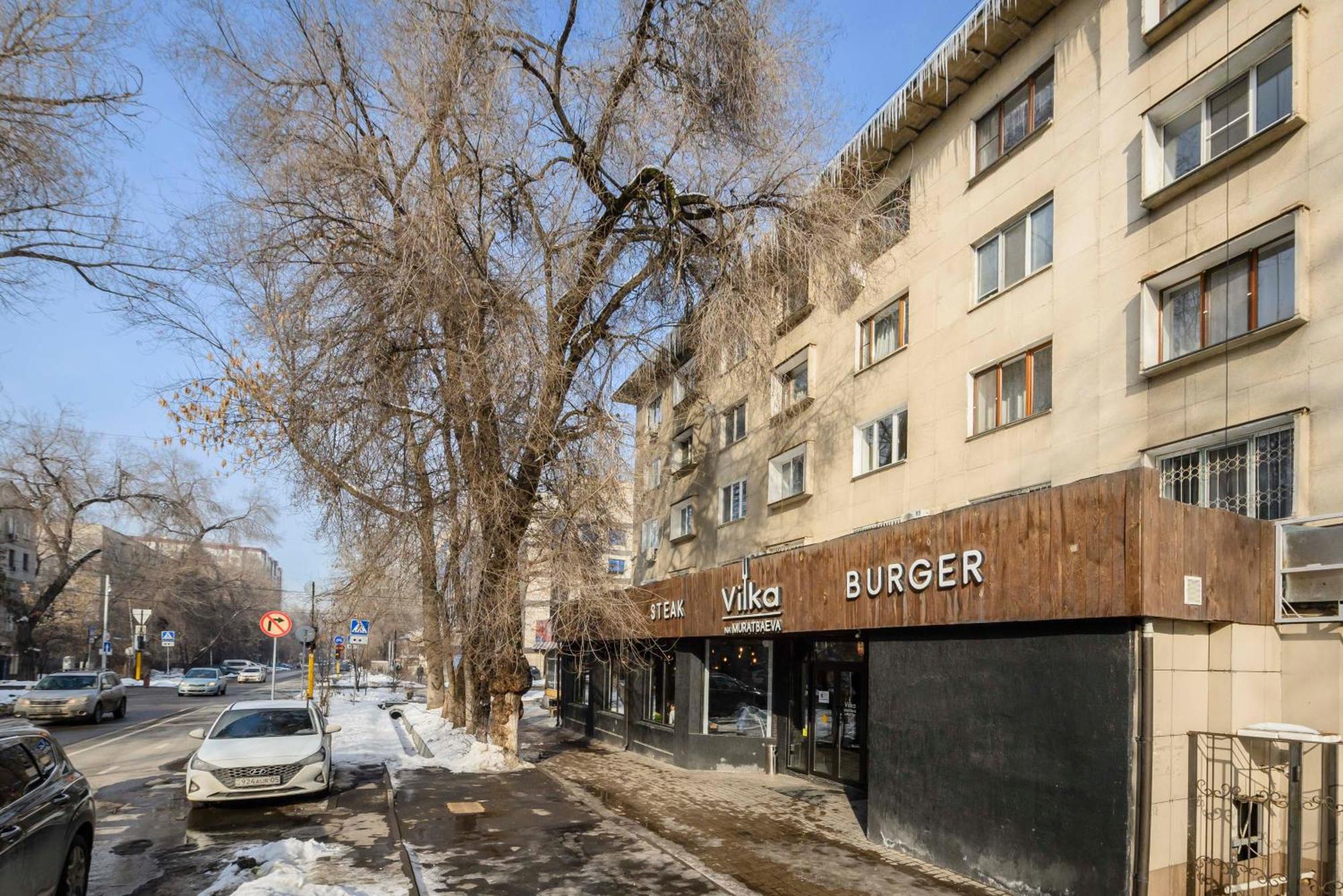Mid-Century Charm Apartments В Центре Алматы Eksteriør bilde