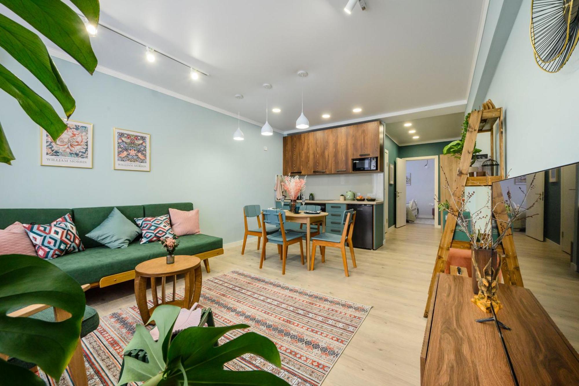 Mid-Century Charm Apartments В Центре Алматы Eksteriør bilde